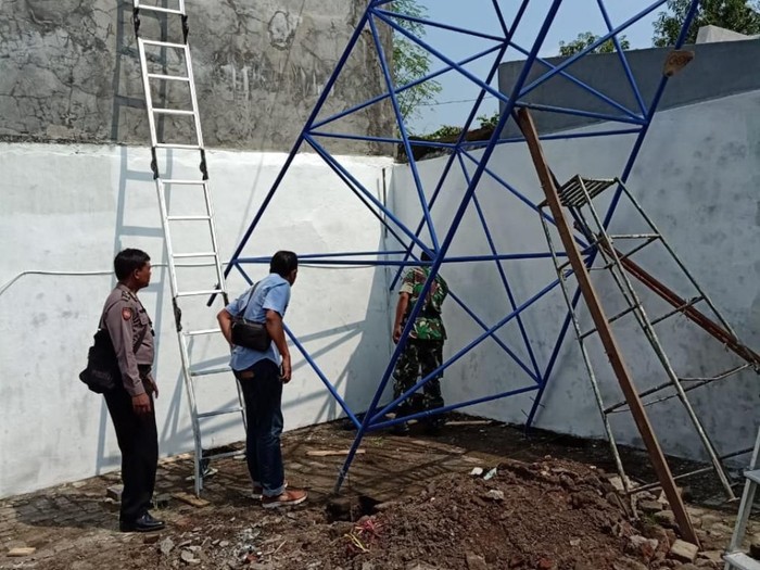 Pekerja Pembuat Tandon Air Tewas Tersengat Listrik