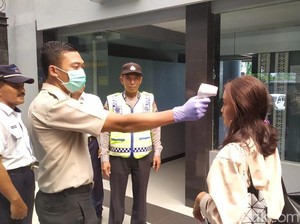 Penumpang di Ketapang-Gilimanuk Diperiksa Cegah Penyebaran Corona