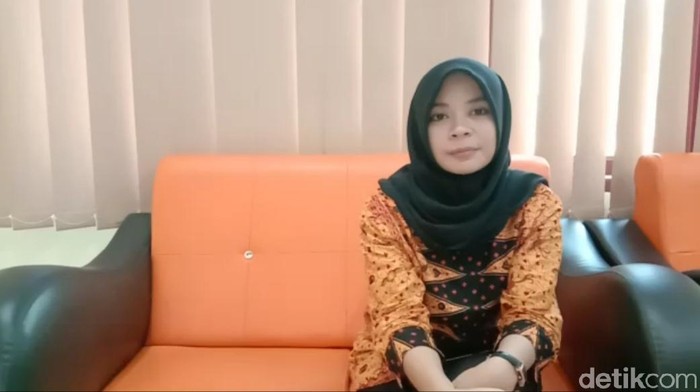 Sri Endah Pujiani, penunggang motor Beat yang membuat jambret pengendara RX King terjengkang.