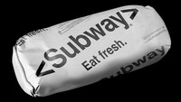 Kemasan kertas sandwich yang sangat populer ini juga dikreasikan oleh Kunel Gaur. Subway, sandwich tersebut biasanya memiliki kemasan berwarna hijau dan kuning. Namun kini hanya hitam dan putih saja. Foto: Istimewa