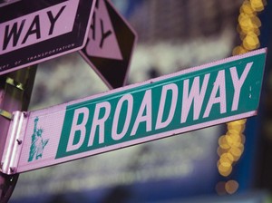 Corona Belum Mereda, Broadway New York Masih Ditutup