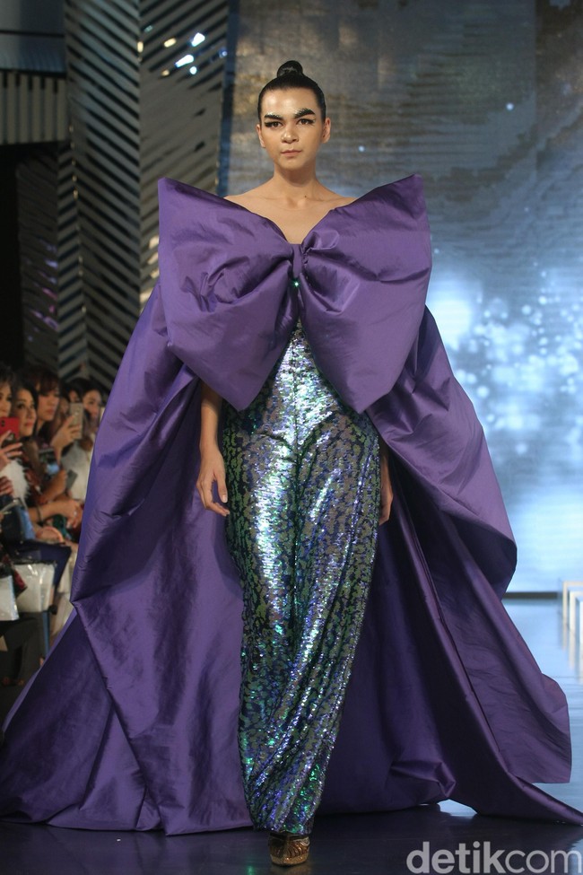 Sebastian Gunawan menampilkan koleksi terbarunya di acara Fashion Nation 2020, di Senayan City, Jakarta. Kamis [12/3/2020]. Foto: Mohammad Abduh/Wolipop.