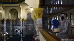 Tangkal Corona, Masjid Jami Baiturrahman Disemprot Disinfektan