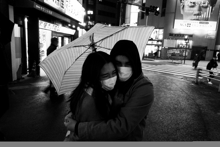 Pandemik Corona di Tokyo Dalam Bingkai Foto Hitam Putih Fotografer AP Jae. C. Hong memotret pandemi corona di Tokyo yang meresahkan dalam warna hitam dan putih.