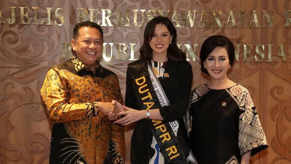 Foto: Reuni Kalista Iskandar & Ketua MPR Bamsoet Pasca Insiden Pancasila