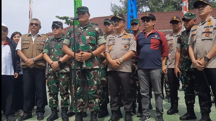 Pangobwilhan I Laksamana Madya Yudo Margono dan tim