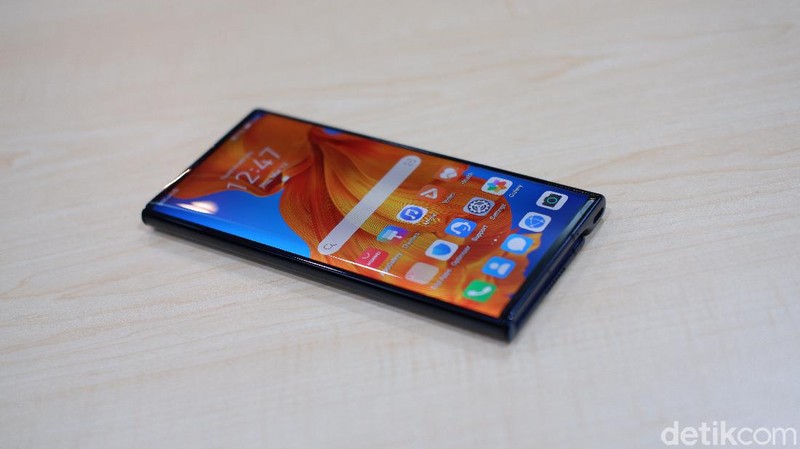 Huawei Mate XS