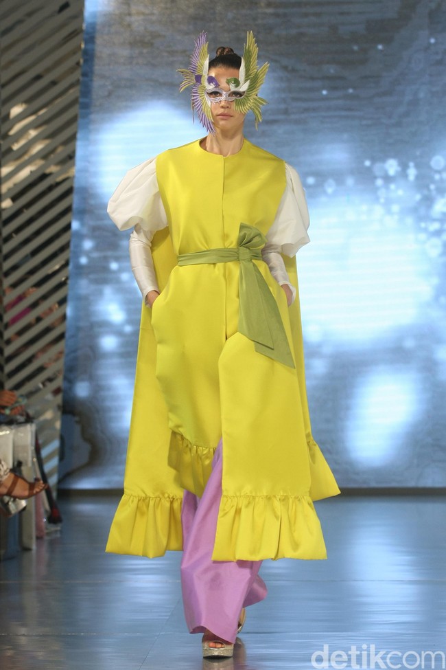 Sebastian Gunawan menampilkan koleksi terbarunya di acara Fashion Nation 2020, di Senayan City, Jakarta. Kamis [12/3/2020]. Foto: Mohammad Abduh/Wolipop.