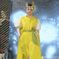 Sebastian Gunawan menampilkan koleksi terbarunya di acara Fashion Nation 2020, di Senayan City, Jakarta. Kamis [12/3/2020]. Foto: Mohammad Abduh/Wolipop.