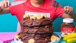Ini Yolanda Gampp yang Berpose dengan Illusion Cake Buatannya
