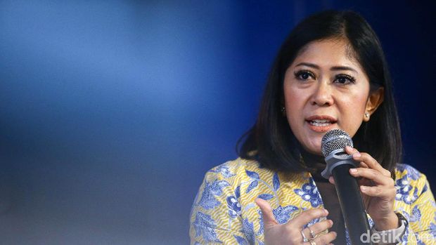 Partai Golkar menggelar diskusi bertemakan 'Bersatu Melawan Corona' yang digelar di Little League, Kebayoran Baru, Jakarta Selatan, Jumat (13/3/2020). Diskusi dihadiri (kiri ke kanan) Satgas Waspada & Siaga Corona DR Erlina Burhan, Direktur Eksekutif CSIS Phillip J Vermonte, Ketua Komisi 1 DPR Meutya Hafid, dan Deputi V BIN Mayjen TNI Afini Boer.