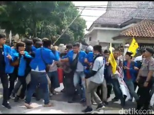 Mahasiswa Tasik Gelar Aksi Unjuk Rasa Tolak RUU Omnibus Law