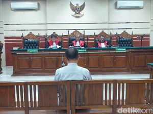 Korupsi Jasmas, Eks Wakil Ketua DPRD Surabaya Divonis 2,5 Tahun Penjara