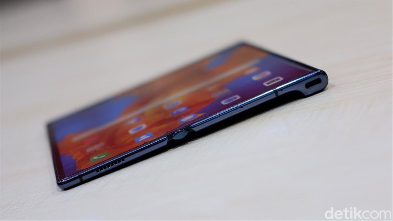 Huawei Mate XS