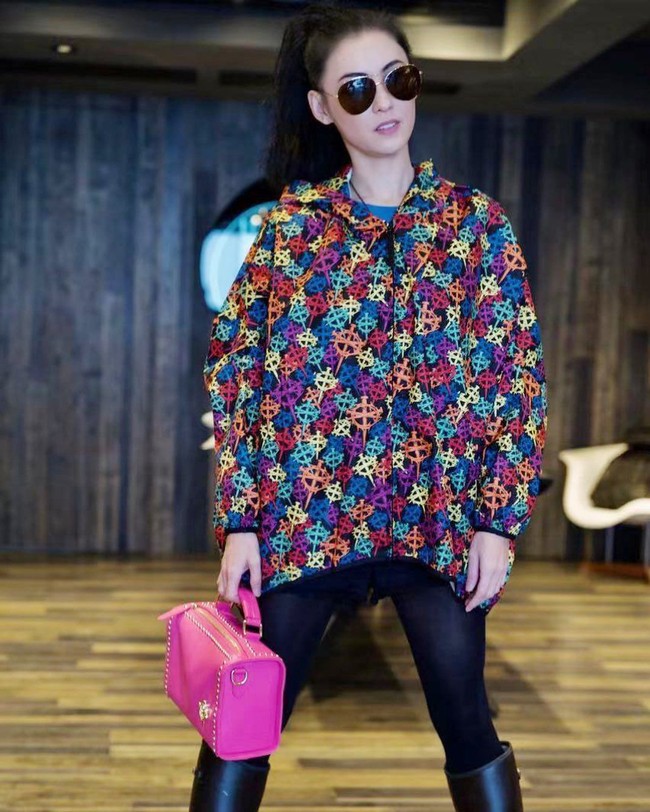 Wanita berusia 39 tahun ini sedang berlibur di Koh Samui, Thailand, bersama adik dan ketiga putranya. Cecilia Cheung akan kembali dan terbang ke Hong Kong pada 9 Maret. Foto: Instagram