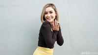Pedangdut berusia 25 tahun itu mengaku kini tengah disibukan dengan mengurus dokumen karena sang kekasih yang warga negara Belanda. Pool/Palevi S/detikFoto.