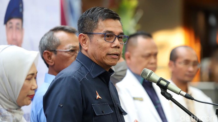 Sekjen Partai Demokrat Hinca Panjaitan saat memberikan keterangan pers terkait Kongres V Partai Demokrat. Kongres akan digelar pada 15 Maret 2020 di JCC Senayan.