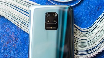 Mengusung empat kamera di belakang yang ditempatkan di tengah atas. Foto: Android Central