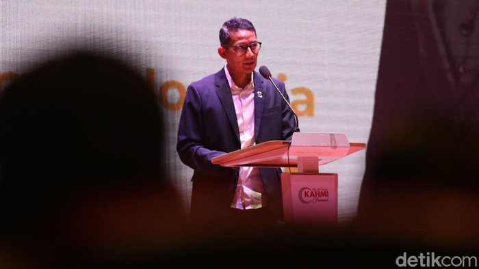 Sandiaga Uno hadir dalam diskusi Opposition Leaders Economic Forum di Jakarta. Acara itu membahas Selamatkan Ekonomi Indonesia di Tengah Krisis COVID-19.