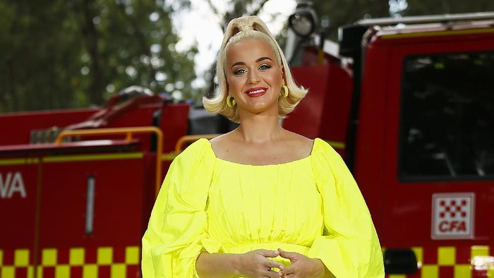 BRIGHT, AUSTRALIA - MARCH 11: Katy Perry poses for a selfie on March 11, 2020 in Bright, Australia. The free Fight On concert was held for for firefighters and communities recently affected by the devastating bushfires in Victoria. (Photo by Daniel Pockett/Getty Images)