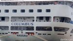 Ditolak Surabaya, Kapal Pesiar Columbus Berlabuh di Semarang