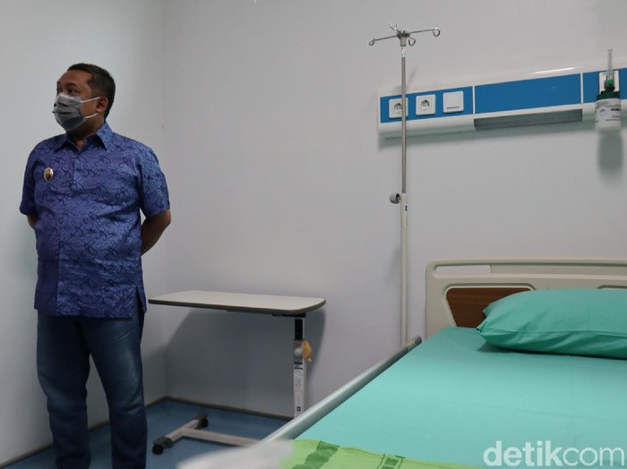 Wakil Wali Kota Bandung Yana Mulyana tinjau ruang isolasi Corona di RSKIA