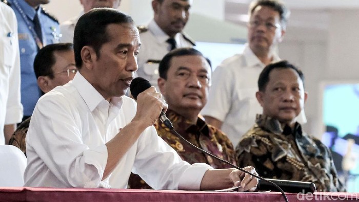 Lewat konferensi pers, Presiden Joko Widodo (Jokowi) buka-bukaan mengenai penanganan pemerintah terhadap virus corona COVID-19.