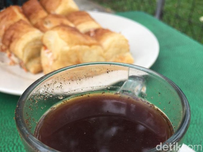 Roti john di Kedai Kaji Osing
