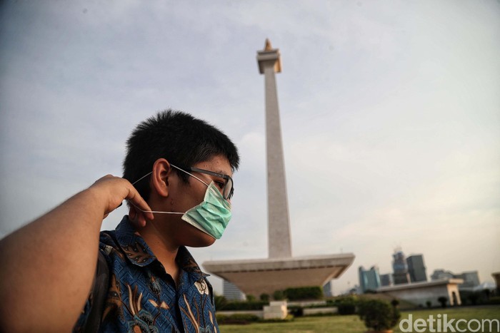 Pemprov DKI Jakarta akan menutup tempat wisata selama 2 pekan ke depan untuk mencegah penyebaran virus corona. Salah satunya adalah Monas.
