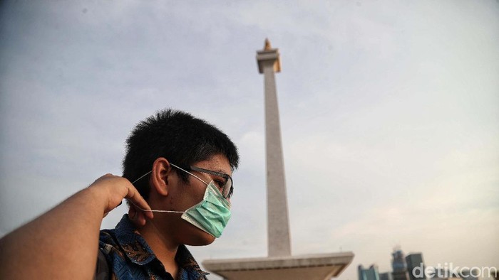 Pemprov DKI Jakarta akan menutup tempat wisata selama 2 pekan ke depan untuk mencegah penyebaran virus corona. Salah satunya adalah Monas.