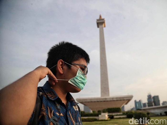 Pemprov DKI Jakarta akan menutup tempat wisata selama 2 pekan ke depan untuk mencegah penyebaran virus corona. Salah satunya adalah Monas.