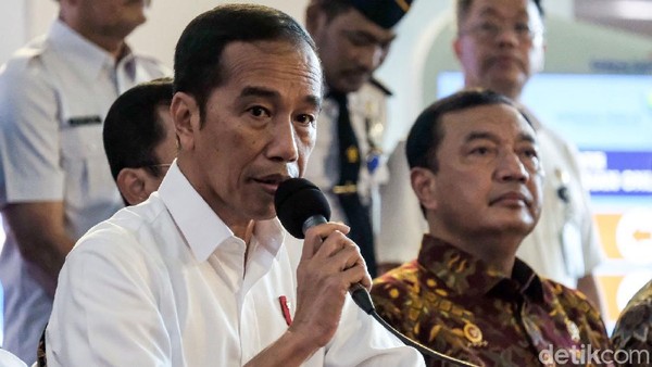 Jokowi Buka-bukaan Penanganan Corona di Indonesia
