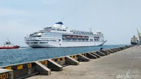Kapal pesiar berbendera Bahama itu bersandar di Pelabuhan Tanjung Emas Semarang, Jumat (13/3/2020) pagi. 