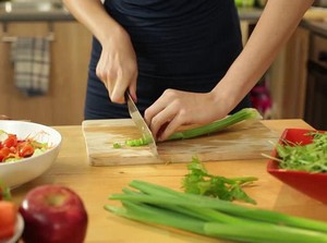 Memasak Jadi Kegiatan Menyenangkan Saat Social Distancing
