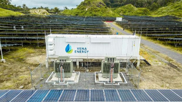 64.620 hamparan panel surya tersusun rapi di Desa Wineru, Sulawesi Utara. 'Ladang Matahari' tersebut Diklaim yang terbesar saat ini di Indonesia.