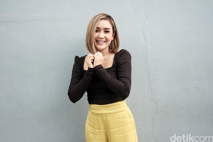 Cita Citata Cita Citata saat ditemui di studio Trans TV.