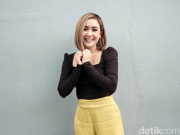 Cita Citata Cita Citata saat ditemui di studio Trans TV.