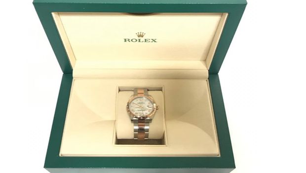 Tas Balenciaga hingga Jam Tangan Rolex Eks Bupati Talaud Dilelang KPK