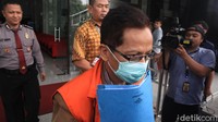 Zainal Abidin diperiksa terkait kasusnya yakni gratifikasi proyek jalan di lingkungan Pemkab Mojokerto tahun 2015.