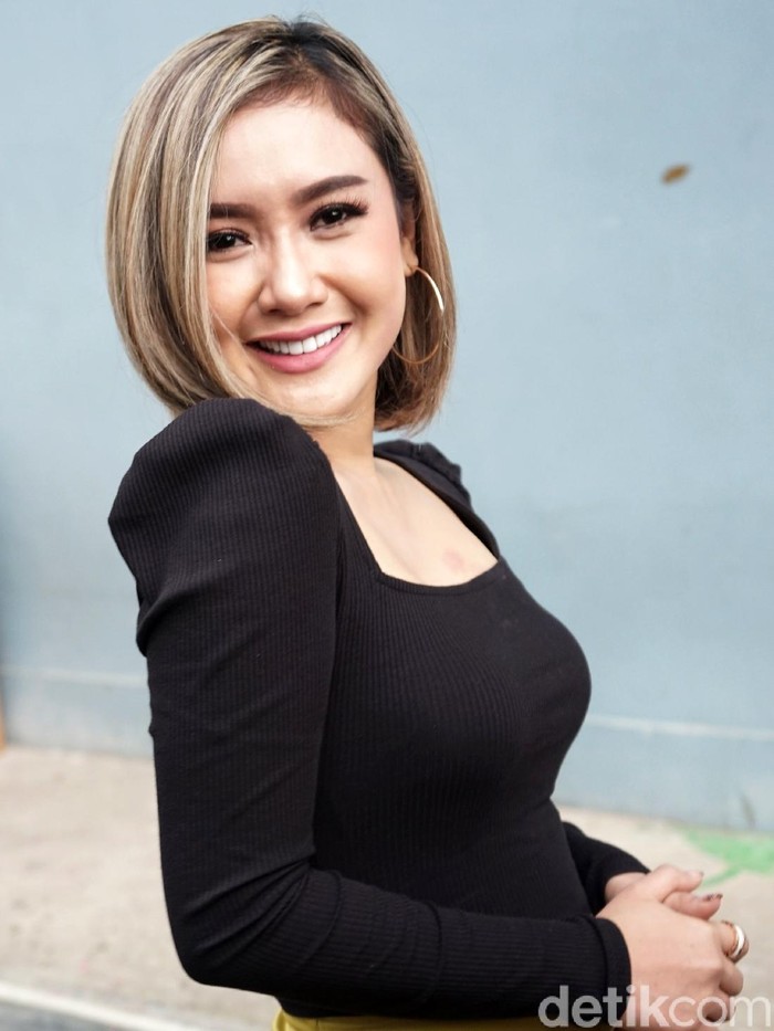 Cita Citata Cita Citata saat ditemui di studio Trans TV.