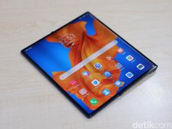 Menggenggam Ponsel Sultan Harga Rp 38 Juta dari Huawei