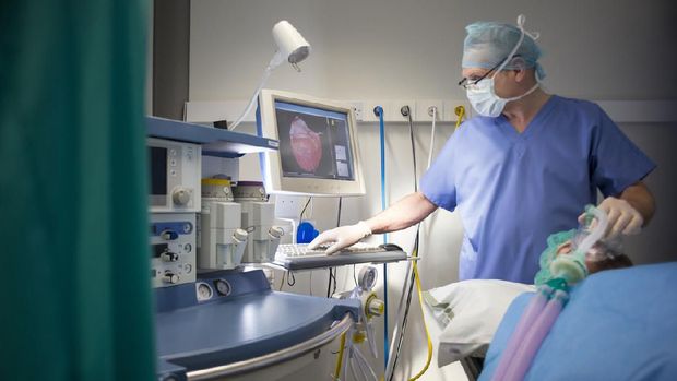 Inggris Minta Produsen Otomotif Bantu Buat Alat Medis Corona