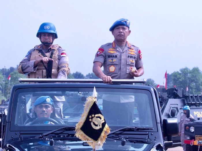 Kapolri Idham Azis pembaretan FPU