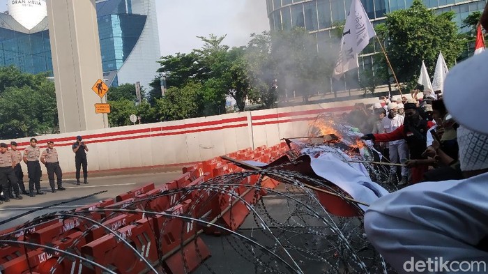 Massa PA 212 Bakar Poster PM India