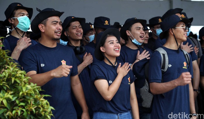 Sebanyak 188 WNI ABK World Dream yang telah menjalani masa observasi di Pulau Sebaru kini tiba di Pelabuhan Kolinlamil, Tanjung Priok, Jakut.