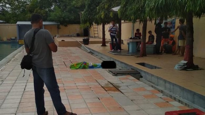 Seorang remaja tenggelam di Kolam Renang Tirta Kencana, Brebes, Sabtu (14/3/2020).