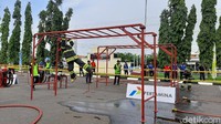Dalam kompetisi tersebut, 26 regu yang terdiri dari lima orang beradu cepat melewati banyak rintangan untuk menguji stamina dan ketangkasannya sebagai pemadam kebakaran. Dalam babak penyisihan tersebut, lima peserta harus melalui 5 pos rintangan dengan sistem estafet. 
