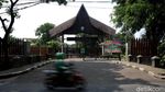 Ncang-Ncing  Nyak-Babe, Setu Babakan Ditutup Sementara