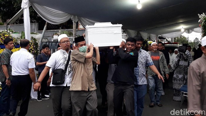 Jenazah Kepala PPATK Tiba di Rumah Duka