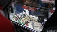 Suunto 3 memiliki sejumlah fitur andalan di antaranya, panduan pelatihan, pelacakan aktivitas 24/7, panggilan, teks dan notifikasi lainnya. Daya tahan baterainya hingga lima hari dengan pelacakan kegiatan aktif.